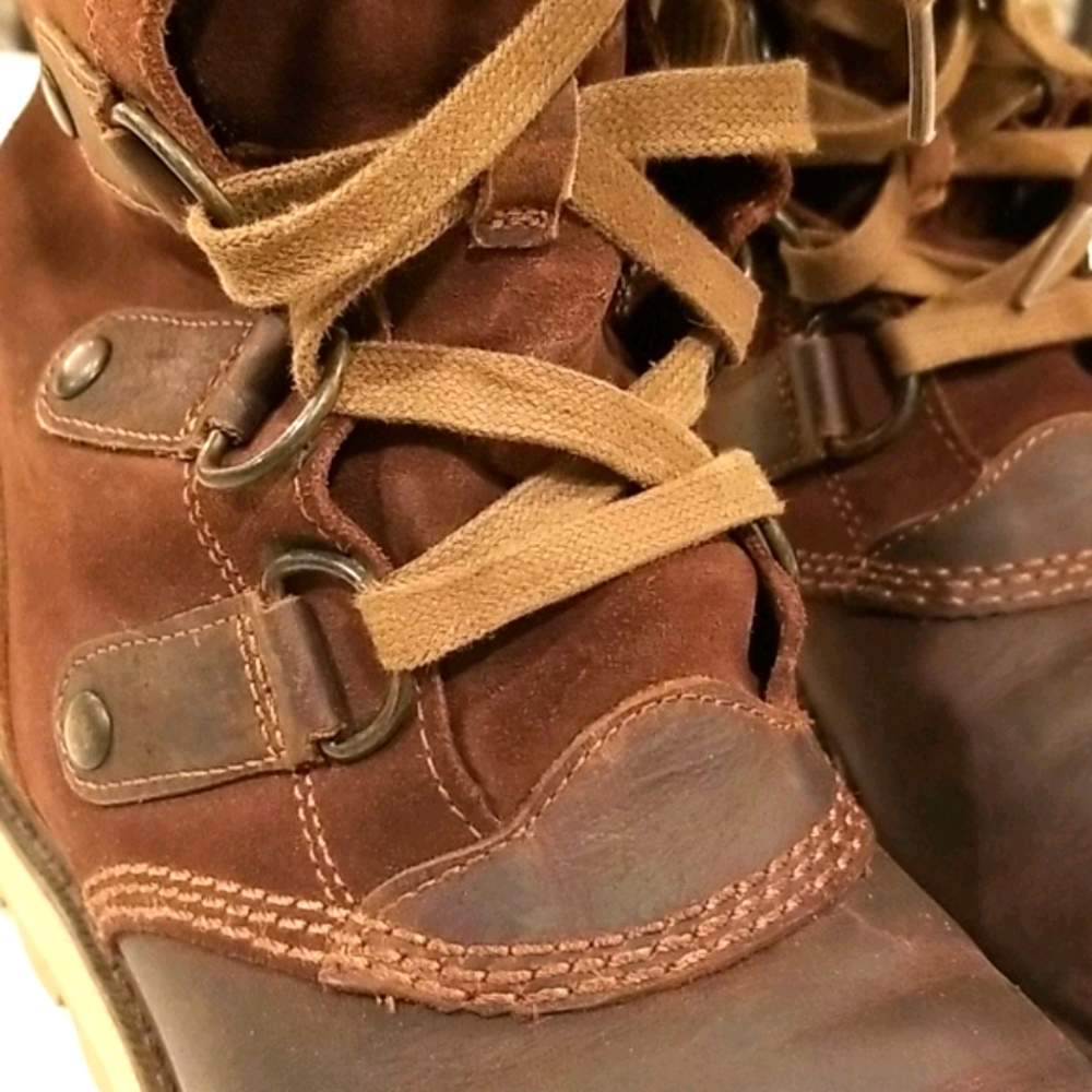 - SOREL-flawless! like new Emily Lace up leather combat boots - Picture 2 of 12